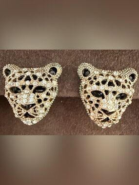 Gold Crystal Leopard Face Stud Earrings - Women Jewelry
Purchased in Australia
